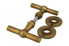 Deurklink T model "Chemin de fer" messing verouderd stel