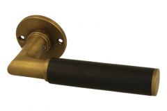 1/2 poignée de porte laiton patiné modèle “Bauhaus”