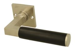 1/2 poignée de porte modèle “Bauhaus” nickel satiné