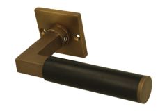 1/2 poignée de porte modèle “Bauhaus” laiton patiné