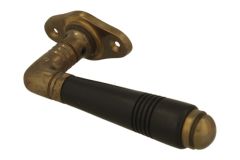 Raamklink met rozet messing verouderd ebbenhout (1908)